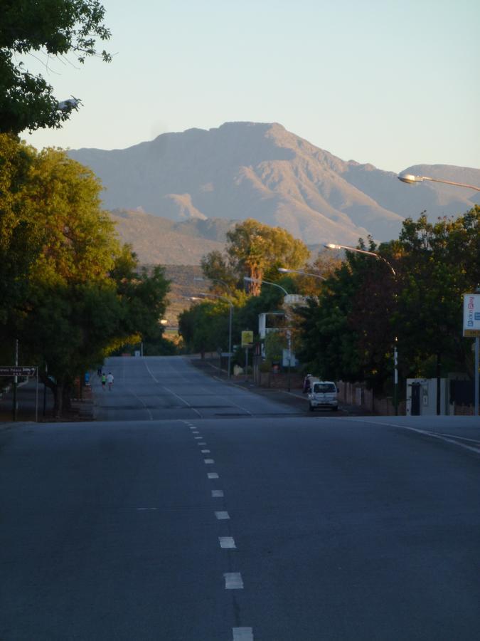 Yamkela Pensión Oudtshoorn Exterior foto